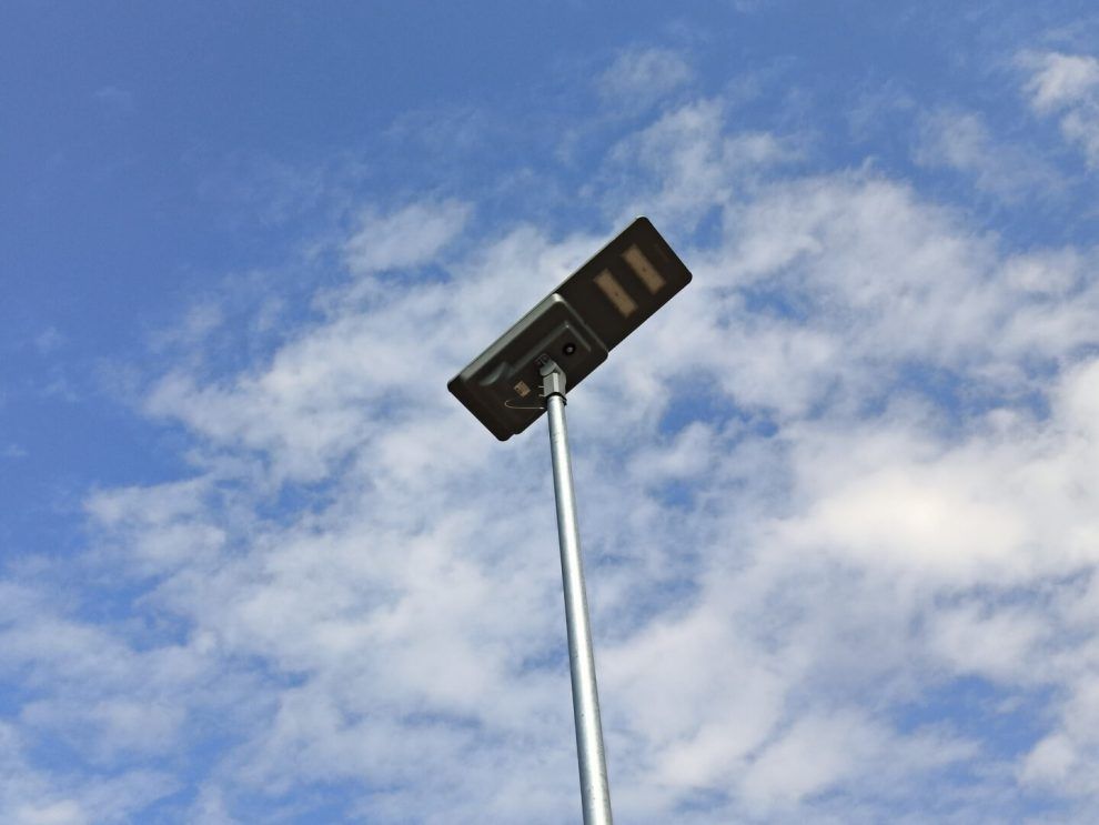 Modelo de farola solar ya utilizado en distintos caminos y senderos de La Almunia y que se instalará en la subida al barrio de San Sebastián