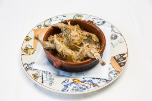 El Pirri.- Codornices en su guiso con vino blanco y cebolla